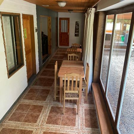 Hostal Tour Пукон Екстер'єр фото