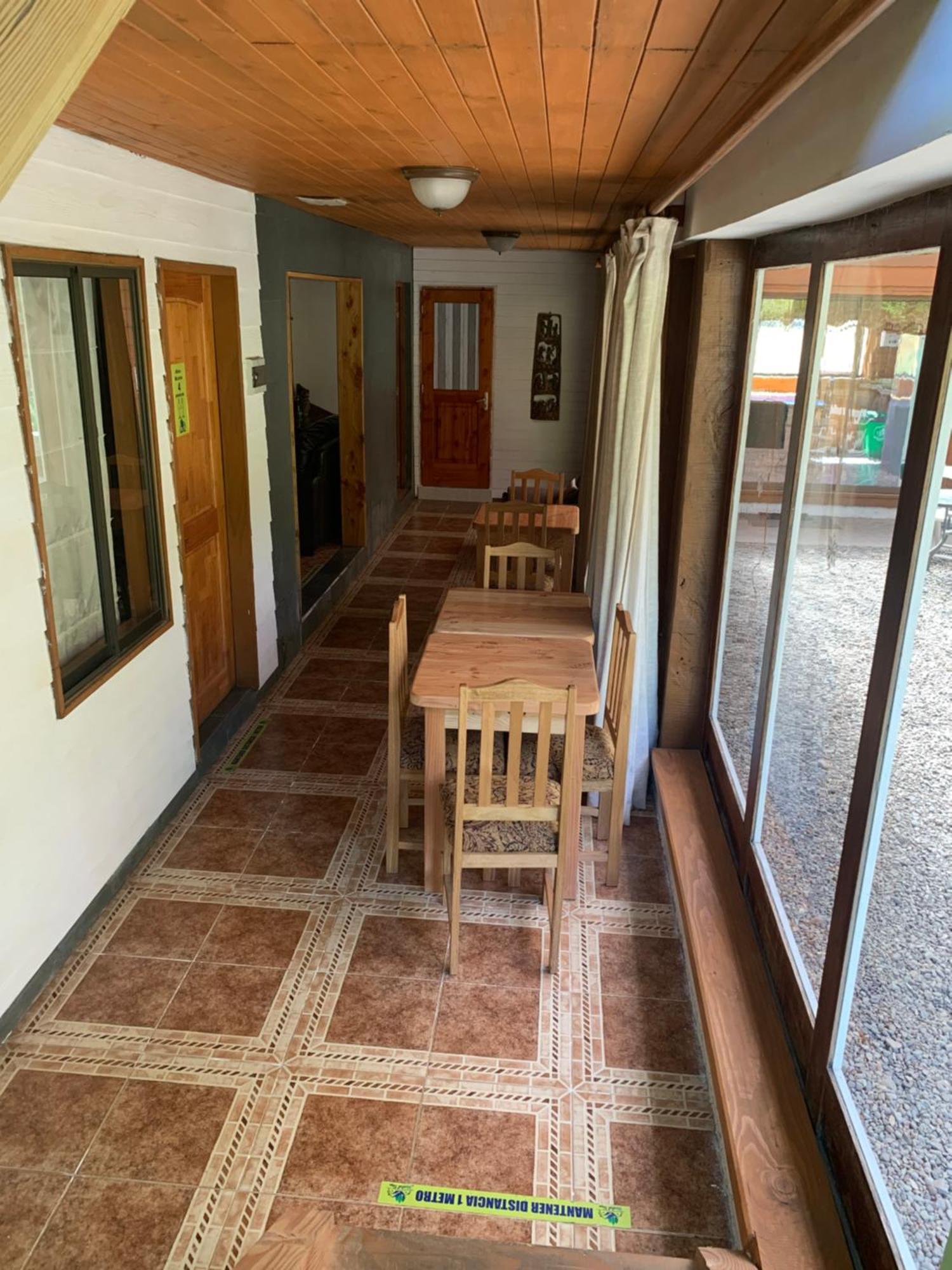 Hostal Tour Пукон Екстер'єр фото