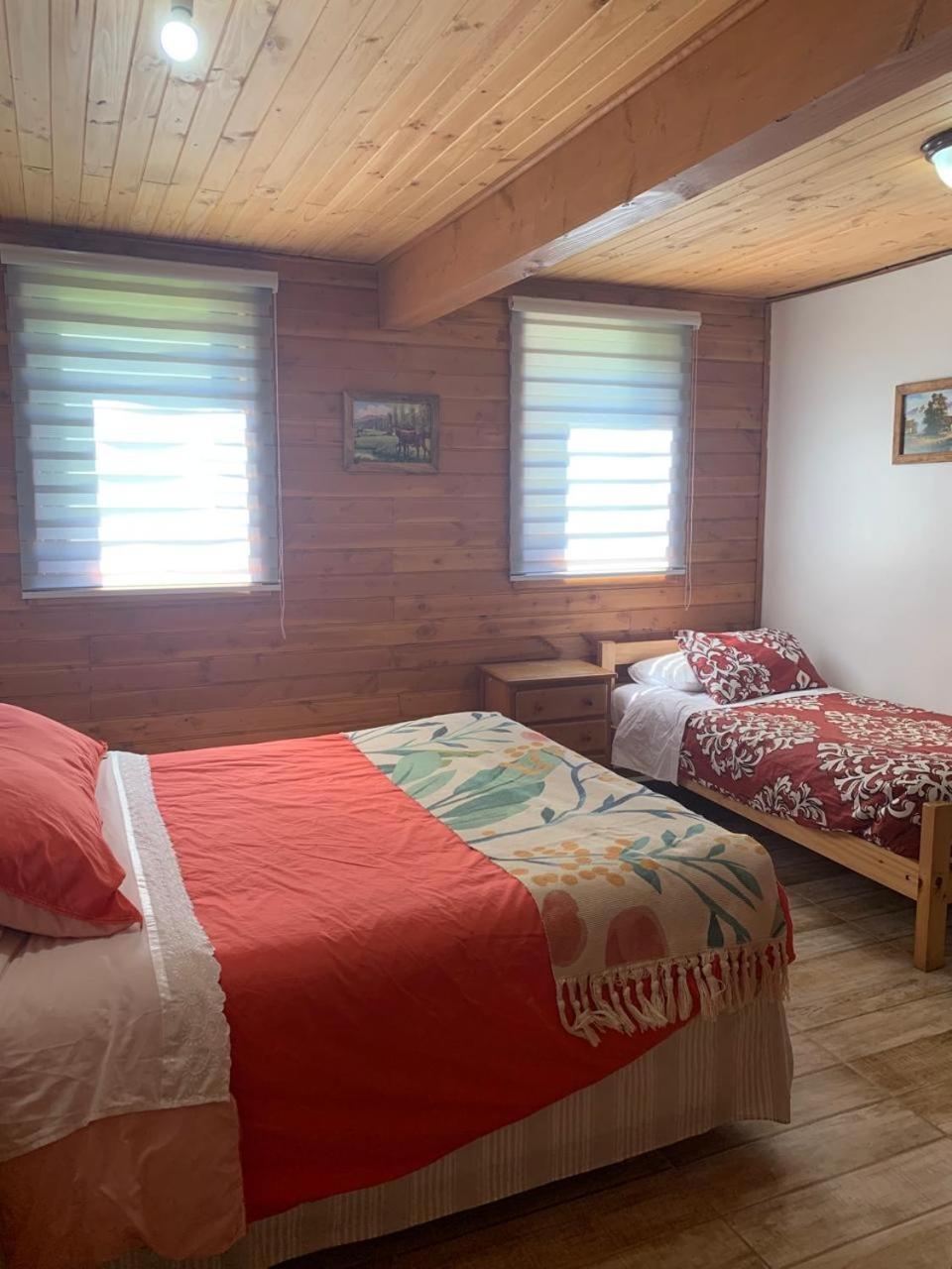 Hostal Tour Пукон Екстер'єр фото