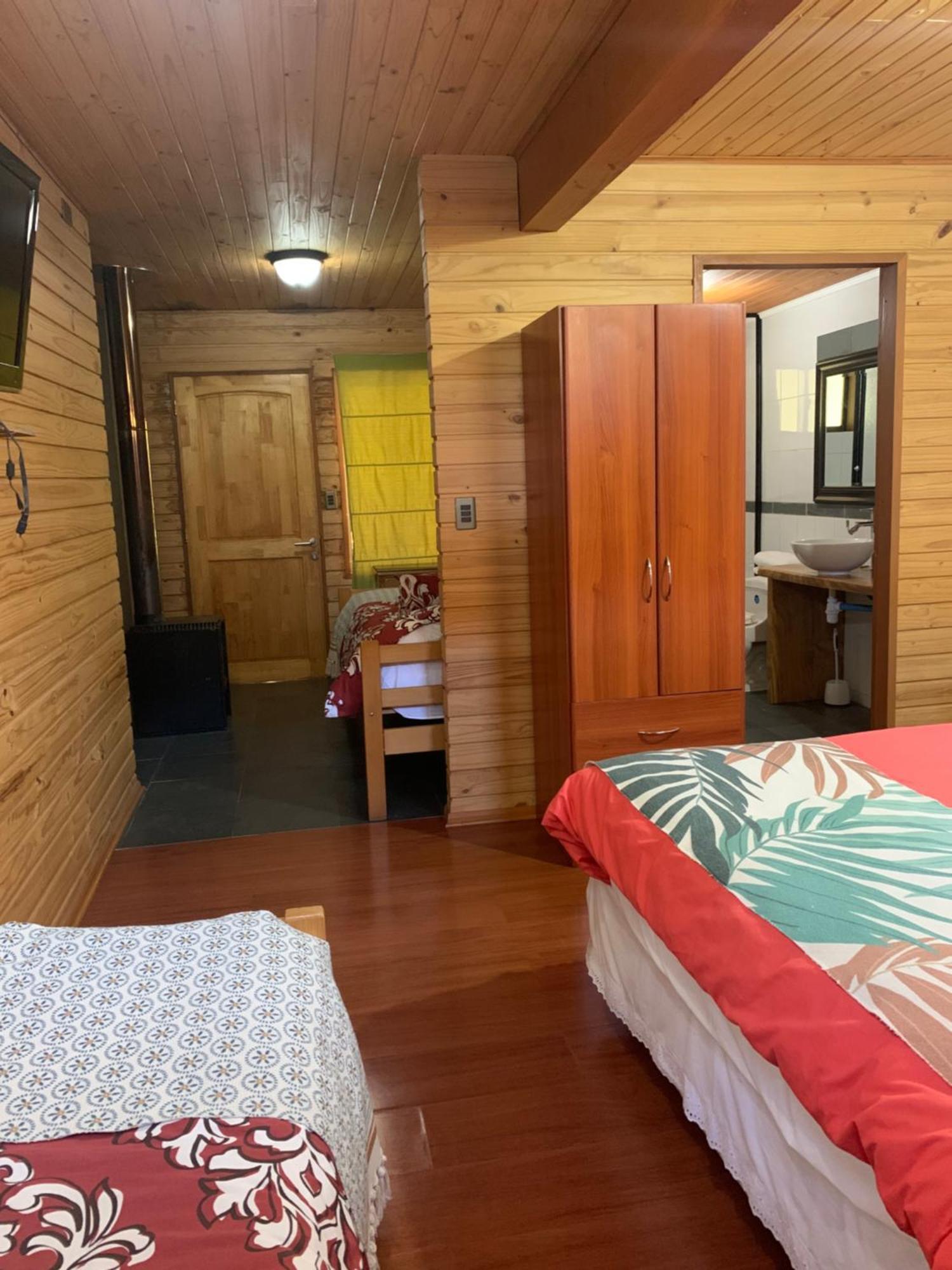 Hostal Tour Пукон Екстер'єр фото
