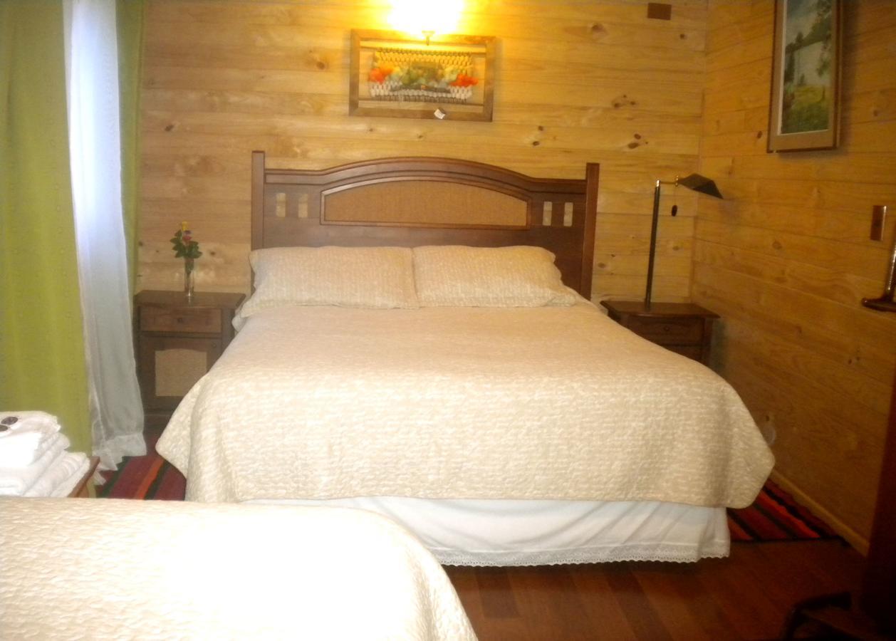 Hostal Tour Пукон Екстер'єр фото