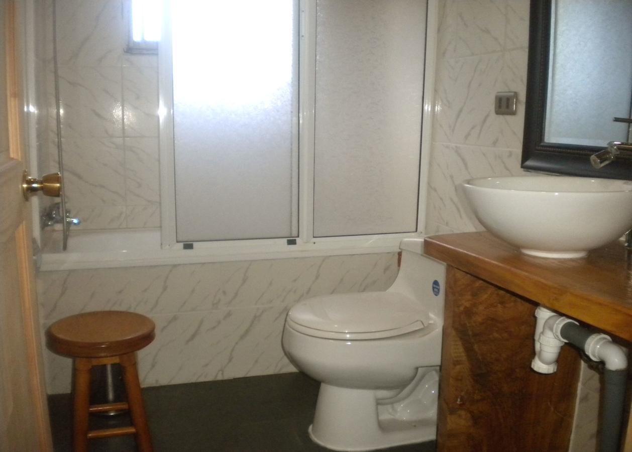 Hostal Tour Пукон Екстер'єр фото